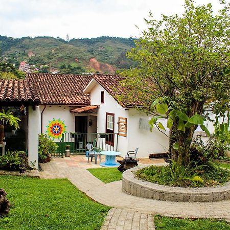 - Casa Pitanga - Acomodacao Lindissima Pertinho Da Igreja Do Rosario Ouro Preto  Bagian luar foto